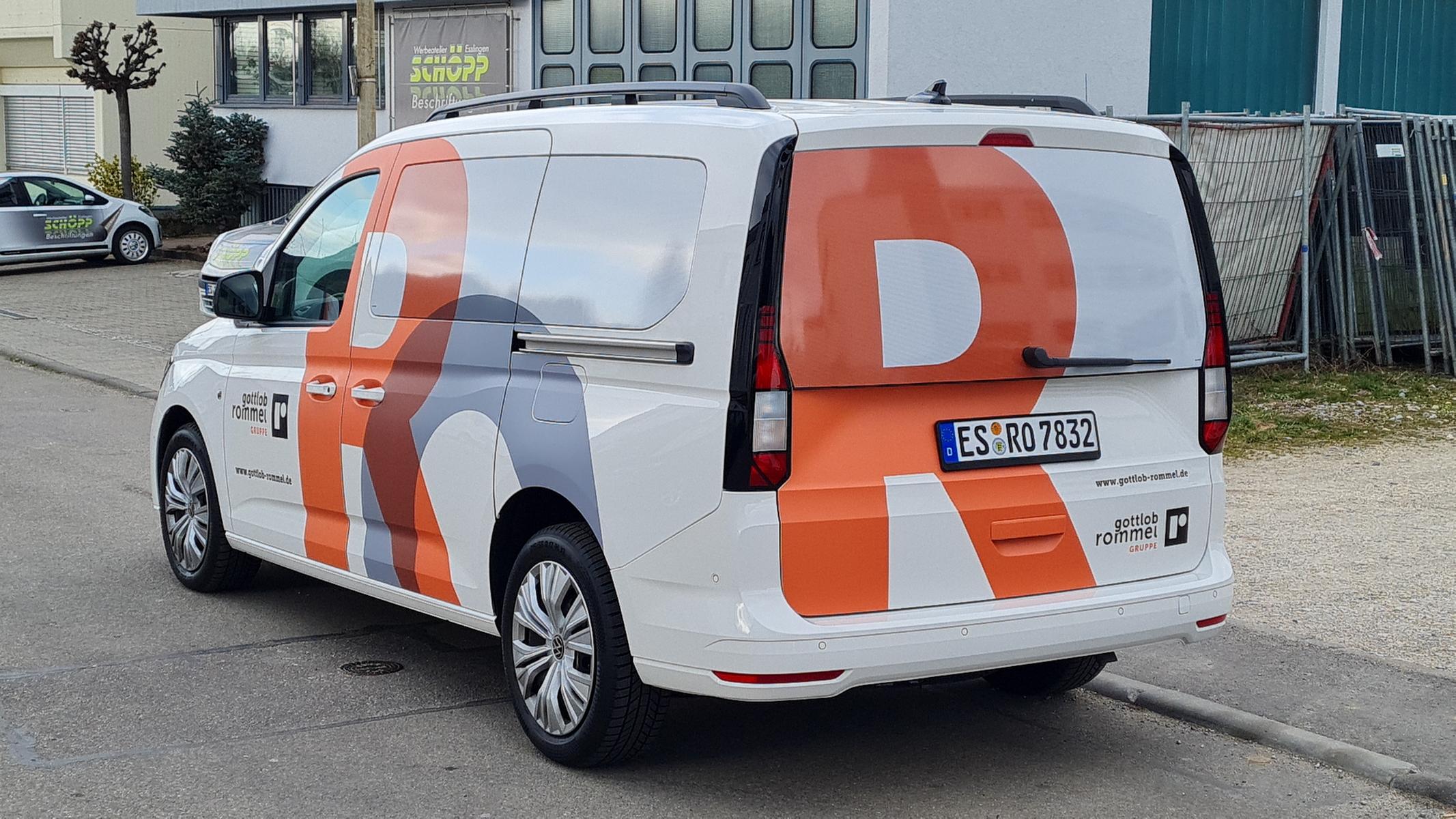 Autofolierung auf einem Pkw, der in der Nähe von Stuttgart beschriftet wurde.