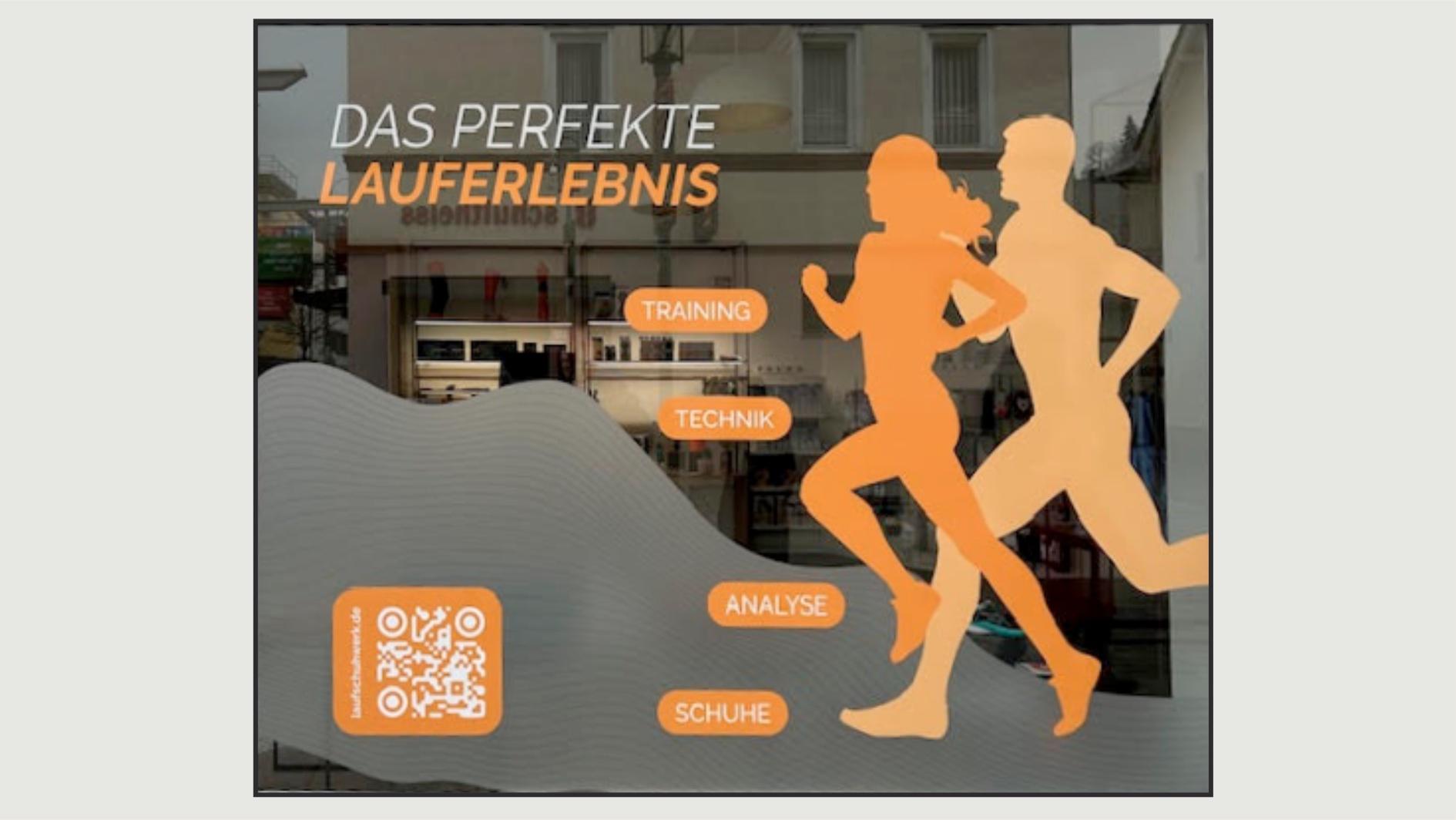 Beschriftung eines Schaufensters mit Werbefolien in Ostfildern.